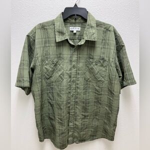 Orvis Men's Short-Sleeve Button-Down Shirt in Olive Plaid